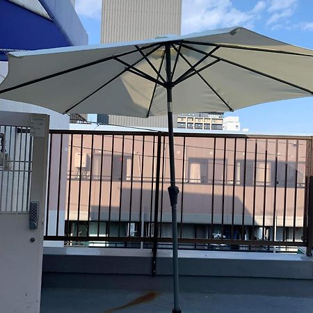Sanacion Namba 難波千日前の5Ldk120平米 駅徒歩2分 広々バルコニーでバーベキューも可能 Apartment Osaka Bagian luar foto