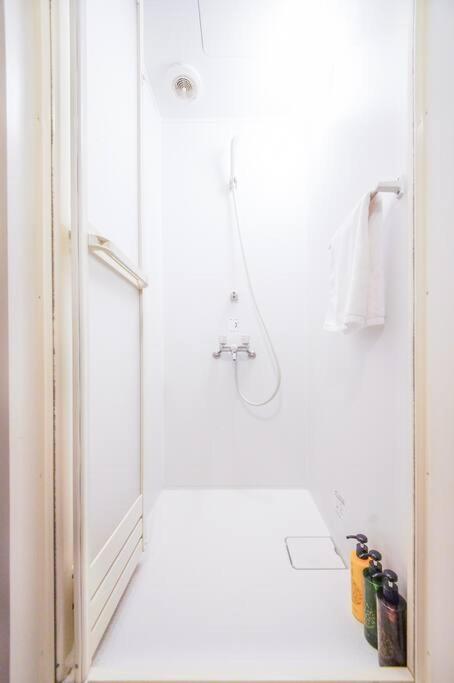 Sanacion Namba 難波千日前の5Ldk120平米 駅徒歩2分 広々バルコニーでバーベキューも可能 Apartment Osaka Bagian luar foto