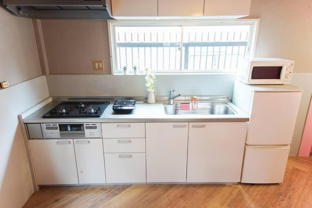 Sanacion Namba 難波千日前の5Ldk120平米 駅徒歩2分 広々バルコニーでバーベキューも可能 Apartment Osaka Bagian luar foto
