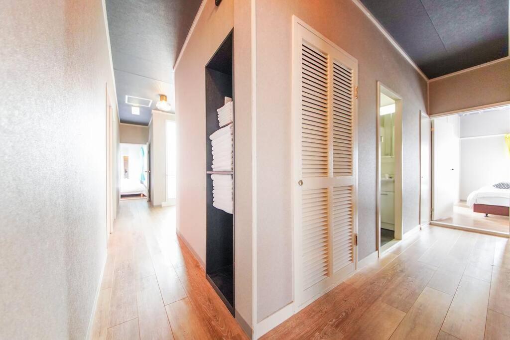 Sanacion Namba 難波千日前の5Ldk120平米 駅徒歩2分 広々バルコニーでバーベキューも可能 Apartment Osaka Bagian luar foto